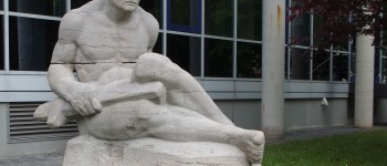 Restaurierte Figur Frieden auf dem Gelände der Falckenstein-Kaserne [Quelle: Verein der Freunde und Förderer Barbara-Denkmal e.V. Koblenz]